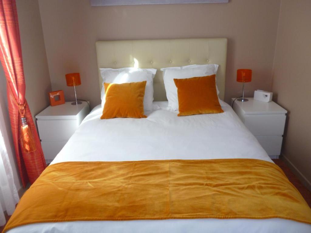 Luxury Orange Paris Disneyland Apartment